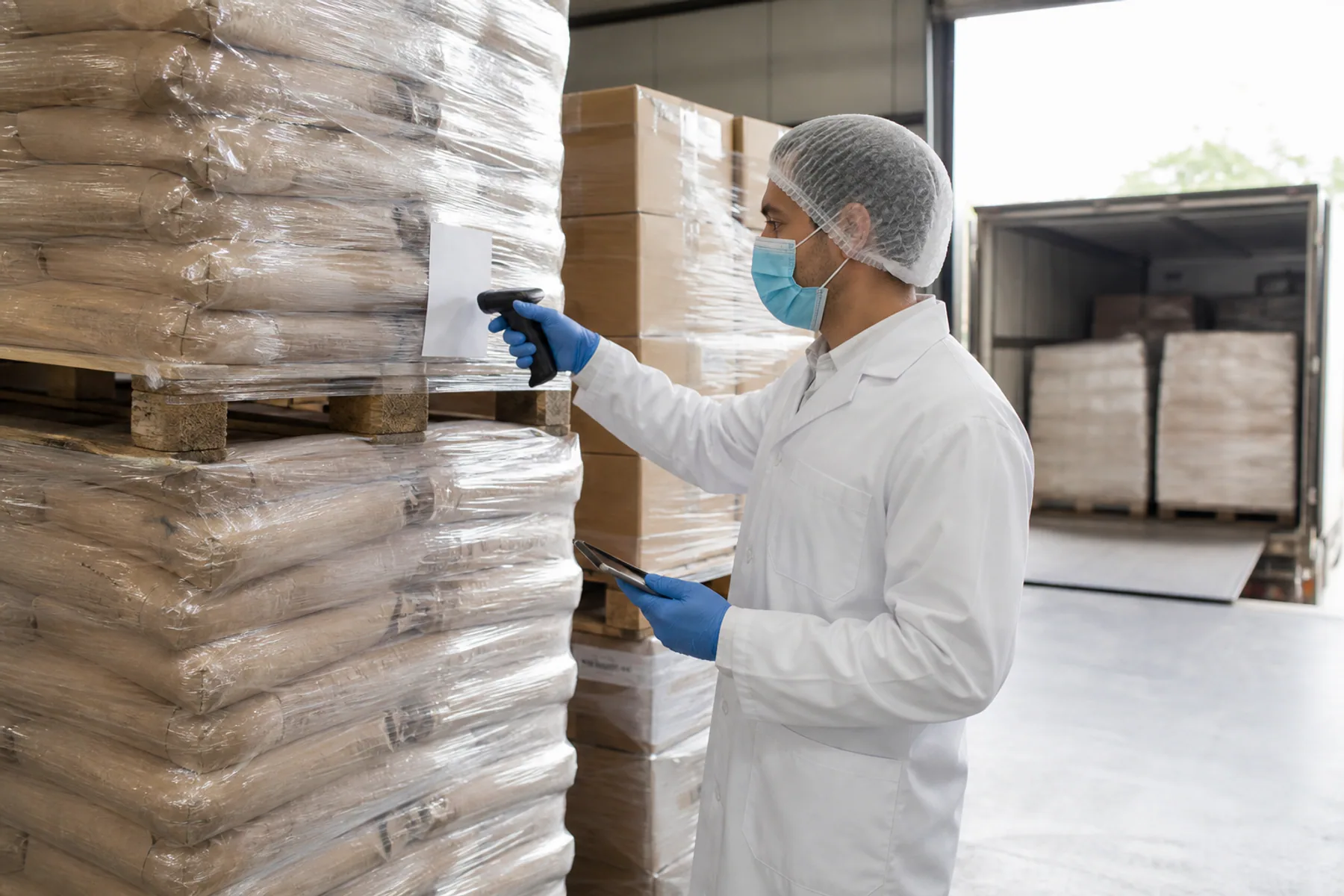 Ingredient lot traceability before dispatch